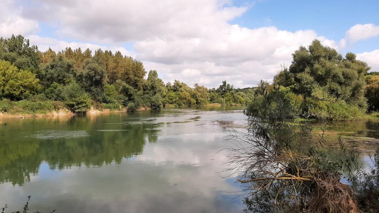 Chatrou Chatelraould-Saint-Louvent Экстерьер фото