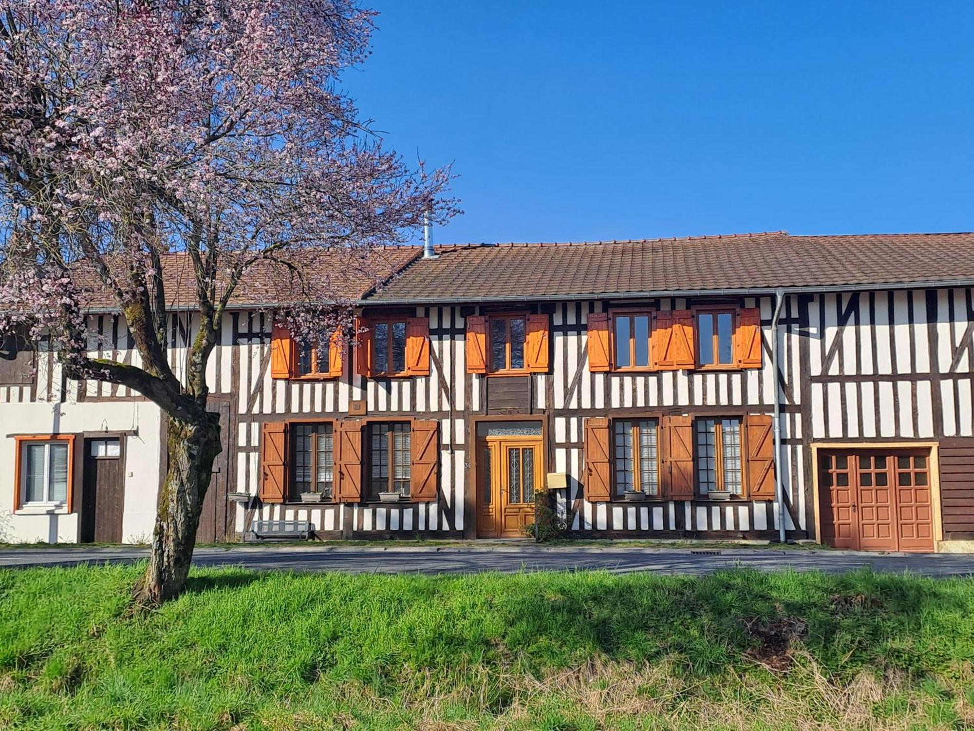 Chatrou Chatelraould-Saint-Louvent Экстерьер фото